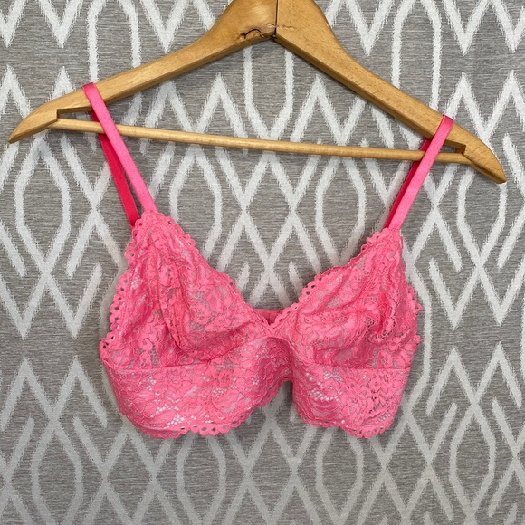 b. Tempt’d Bralette by Wacoal Pink Stretch Lace with Hook & Eye Closure Size: M - Picture 2 of 4
